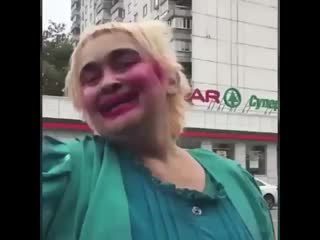 Отправь подруге которая любит макияж😂