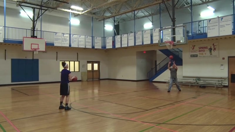 18 летняя девушка побила рекорд по количеству трёхочковых попаданий за минуту