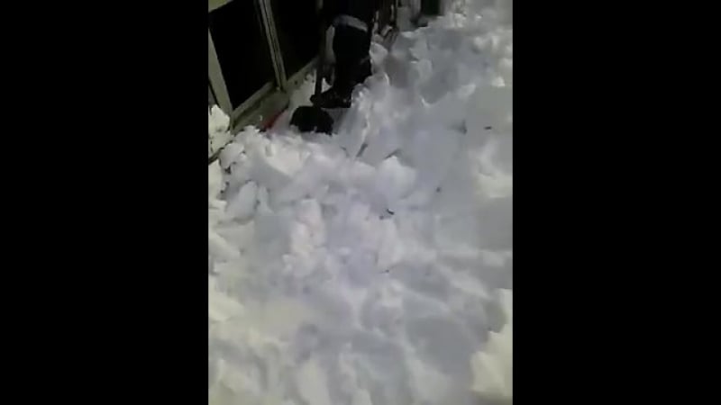 Снежный буран и тепловоз