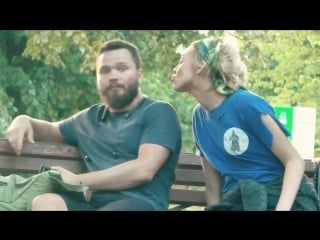 Красотка vs бомжиха хочет сексу))