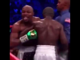 Мейвейзер троллит подружку берто