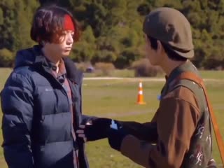 Taehyung shared the sunscreen with jungkook and jungkook pouted because tae only gave him a small amount #tae updates