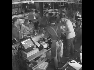 Домогательства в баре молодость