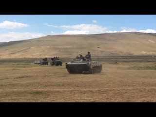 1st armored division military parade for the occasion of the day of evaluation eid al jala 🇸🇾✌️