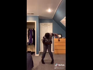 Создал паблик и опять постит видос из тиктока