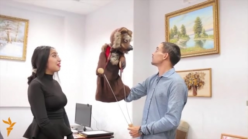 “ике телле бер үк яңа ел тамашасы, татар урысчага чират тора”