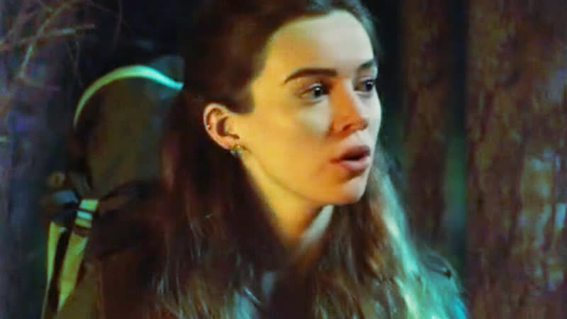 Пропавшая и одинокая (2021) missing and alone