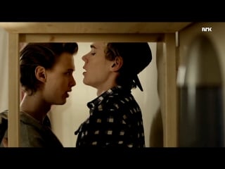 Even & isak slow kiss