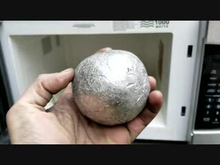 Making a polished aluminum foil ball in a microwave microwaving aluminium