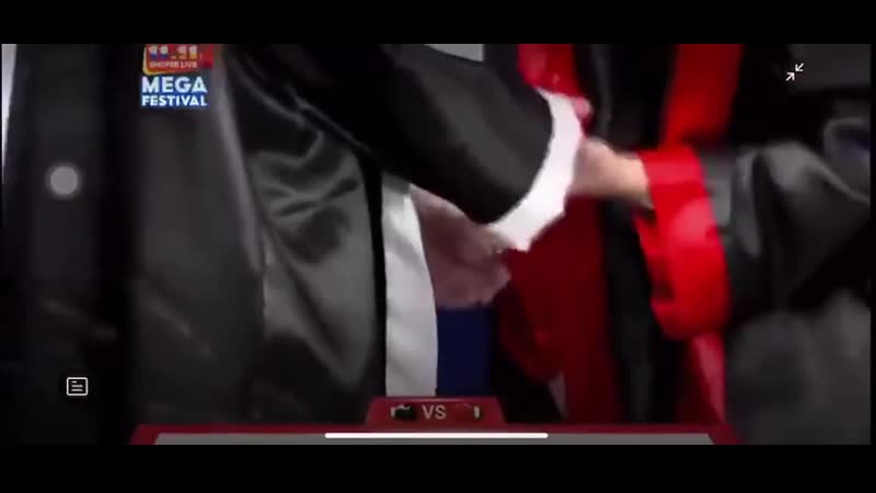 Буняша лапает према