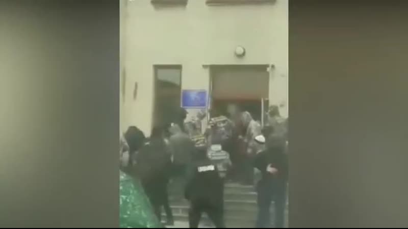 На жмеринский горсовет напали радикалы