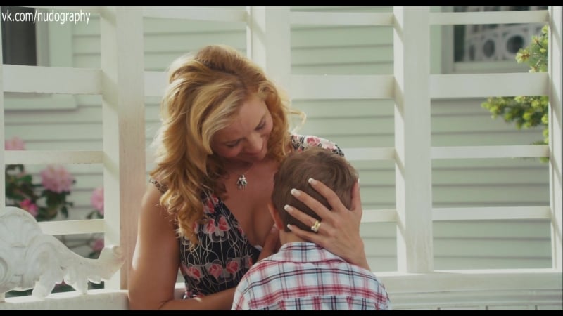 Мария белло (maria bello) в фильме "одноклассники" (grown ups, 2010, деннис дуган) 1080p