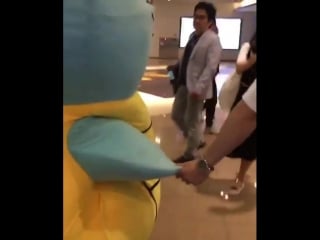 The only idol that went around to the ads that were prepared by fans while wearing a squir