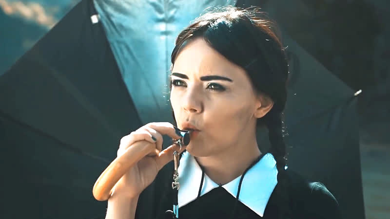 Взрослая уэнсдей аддамс эп 4 выгул молодые