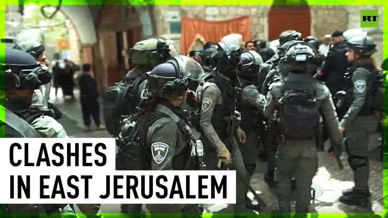 Palestinians clash with israeli security forces around al aqsa mosque