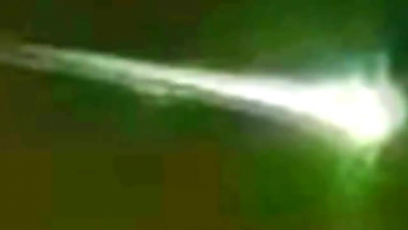 На одной из видео съемок, видно что метеорит челябинский чем то сбили, на огромной скорости (нло)
