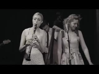 Hetty & the jazzato band tu vuo' fa' l'americano (renato carosone cover) [f7q8scbwvdo]
