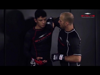 Mma awesome dirty striking in the clinch!