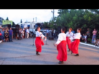 Ансамбль "юність", танець"бубни"