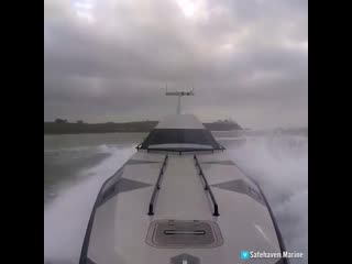 This impressive high speed boat is impossible to capsize