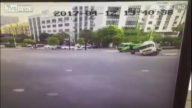 Цементовоз раздавил мотоциклиста