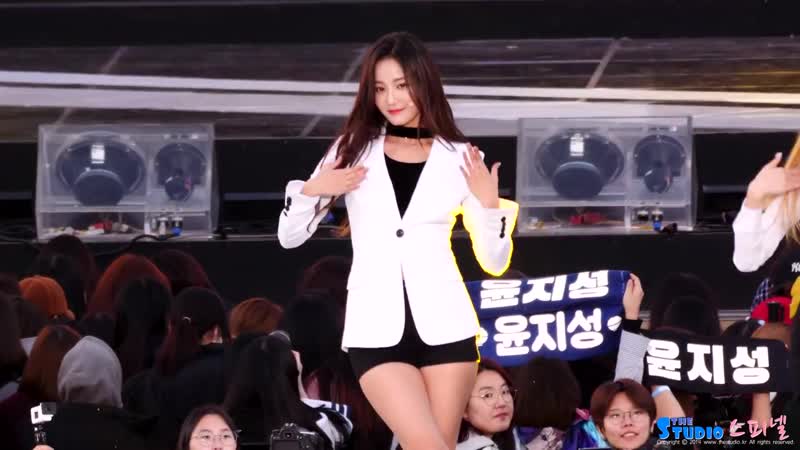 181104 | momoland bboom bboom | yeonwoo fancam | jeju hallyu festiva