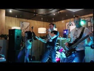 Рок группа "риверстоун" выступила с благотворительный концертом в поддержку елисея серого в "pizza smile" 20 ноября