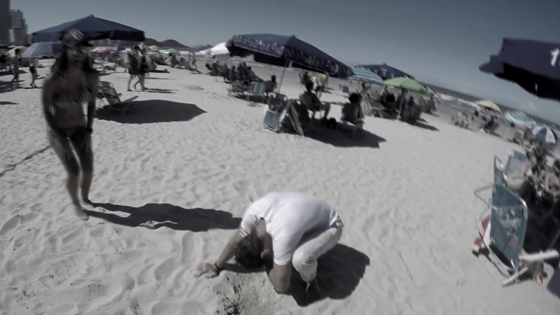 Поспорил с девушкой на пинок по яйцам и проиграл! )))