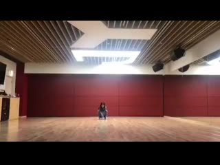 Sometimes i think about this video and how momo is the kind of person who would risk a concussion in order to deliver a great p