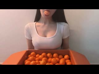 Asmr yuuu 유우 20230218 asmr 귤 먹방 이팅사운드 🍊｜ tangerine mukbang (eating sound) njtx7ijwlgu