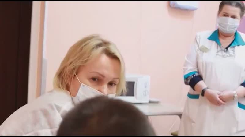 Мать садистка держала голодных детей на цепи, чтобы не лезли в холодильник