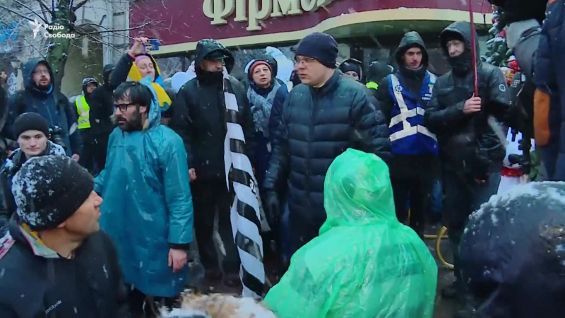 Активисты заблокировали «рошен» во время акции за освобождение саакашвили