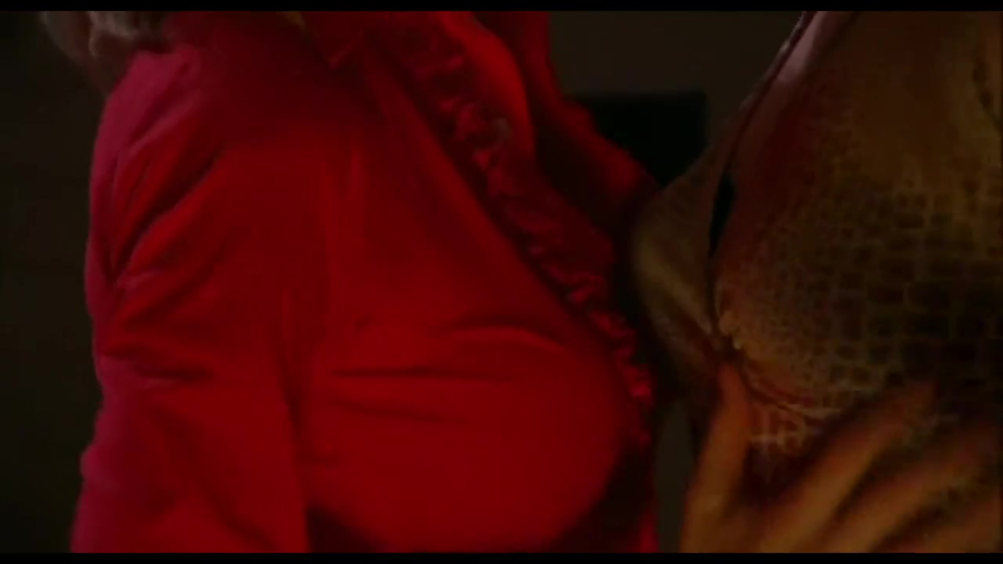 Керемет үлкен бөкселері бар порно Секс үнділік Шохрухан