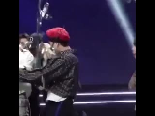 # hugs hyunho 💕🤲