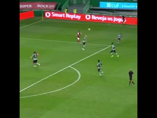 1⃣, 2⃣ ou 3⃣? qual foi a melhor defesa do nosso #reinan no jogo frente ao sc braga? 👐 #sportingcp