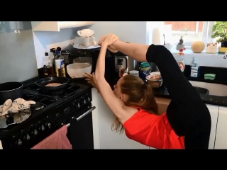 Sls flexible girls doing stretching at home (compilation i)