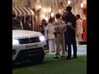 @iamsrk snapped at mukesh ambani sister nina kothari daughter