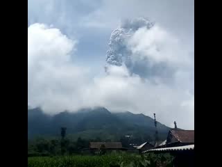 Gunung indonesia 20200401 23 mp4