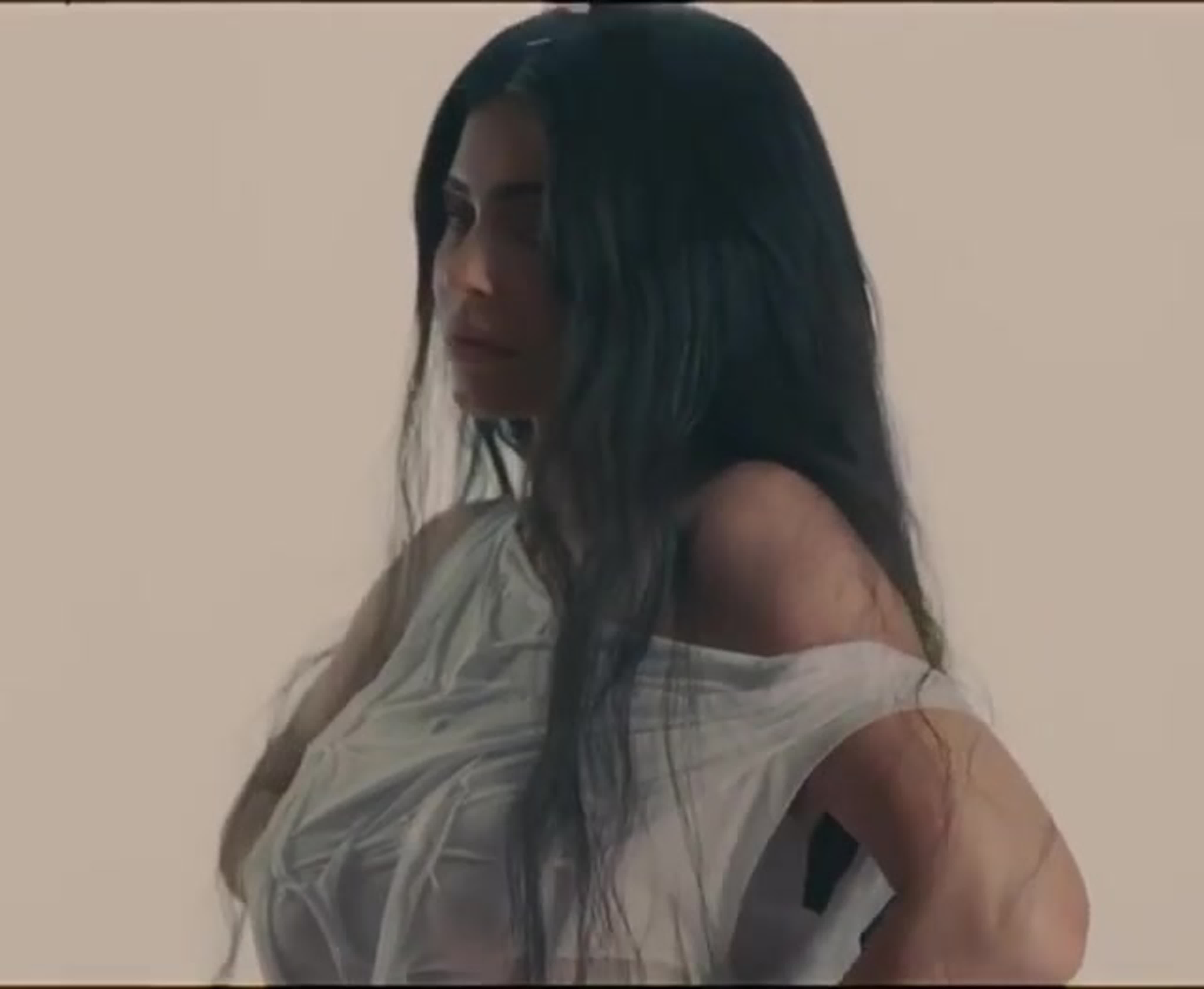 Реклама косметики kylie jenner под новый трек travis scott - BEST XXX TUBE