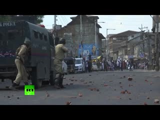 Protesters clash with police in kashmir on jerusalem day