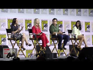 Netflixs the witcher comic con 2019 full panel (henry cavill, freya allan, anya chalotra)