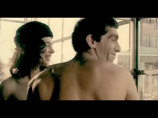 Сцена из фильма why dont we do it in the road