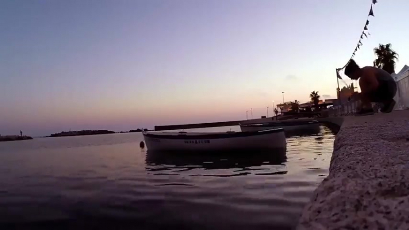 Парень объехал весь мир, чтобы сыграть этот драм