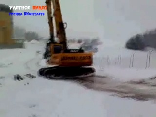 Дрифт на экскаваторе