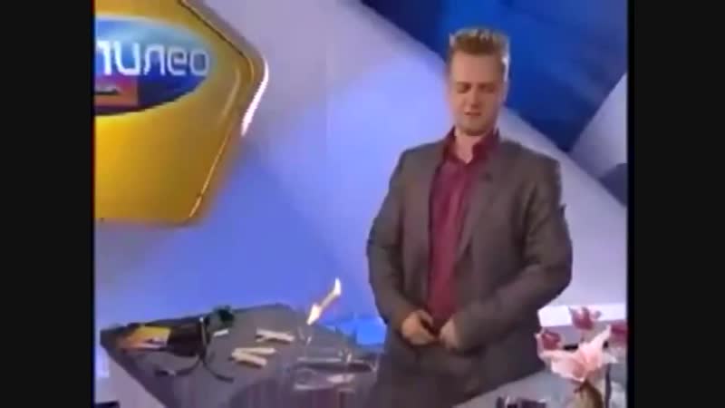 Именно поэтому свечка и совершает свои колебания!