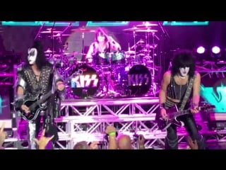 Kiss kruise vii sweet pain night two