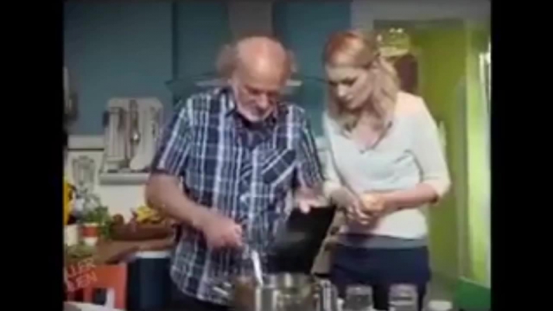 Подарила деду айпад