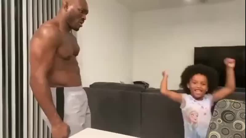 Камару усман с дочкой