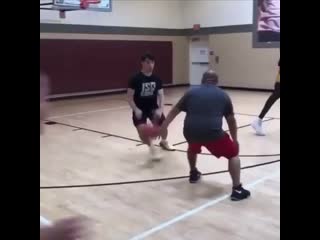 How can you even stop this any ideas via @randalltwins ballislife mp4