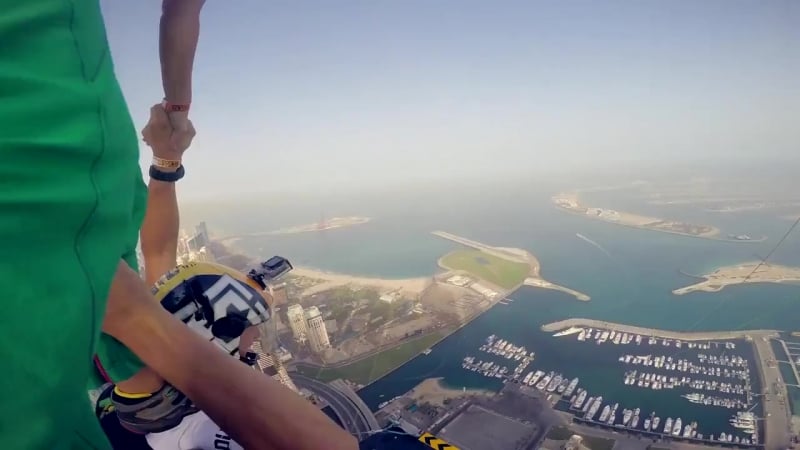 1100ft freefall kiss roberta mancino in dubai